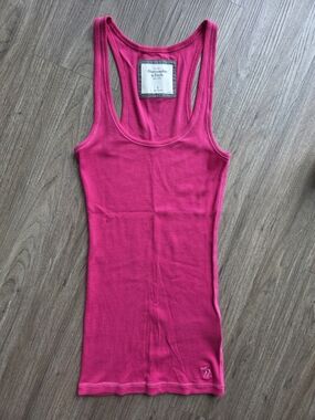 Vintage Y2K Abercrombie & Fitch Women's Hot Pink Ribbed Tank Top with Moose Logo